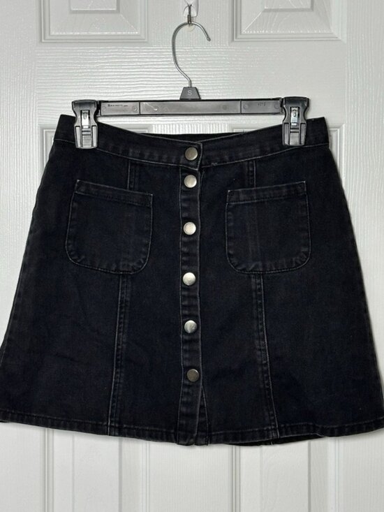 Dresses & Skirts - Size S Black Denim Snap Button Front‎ Mini Skirt Pockets🧡